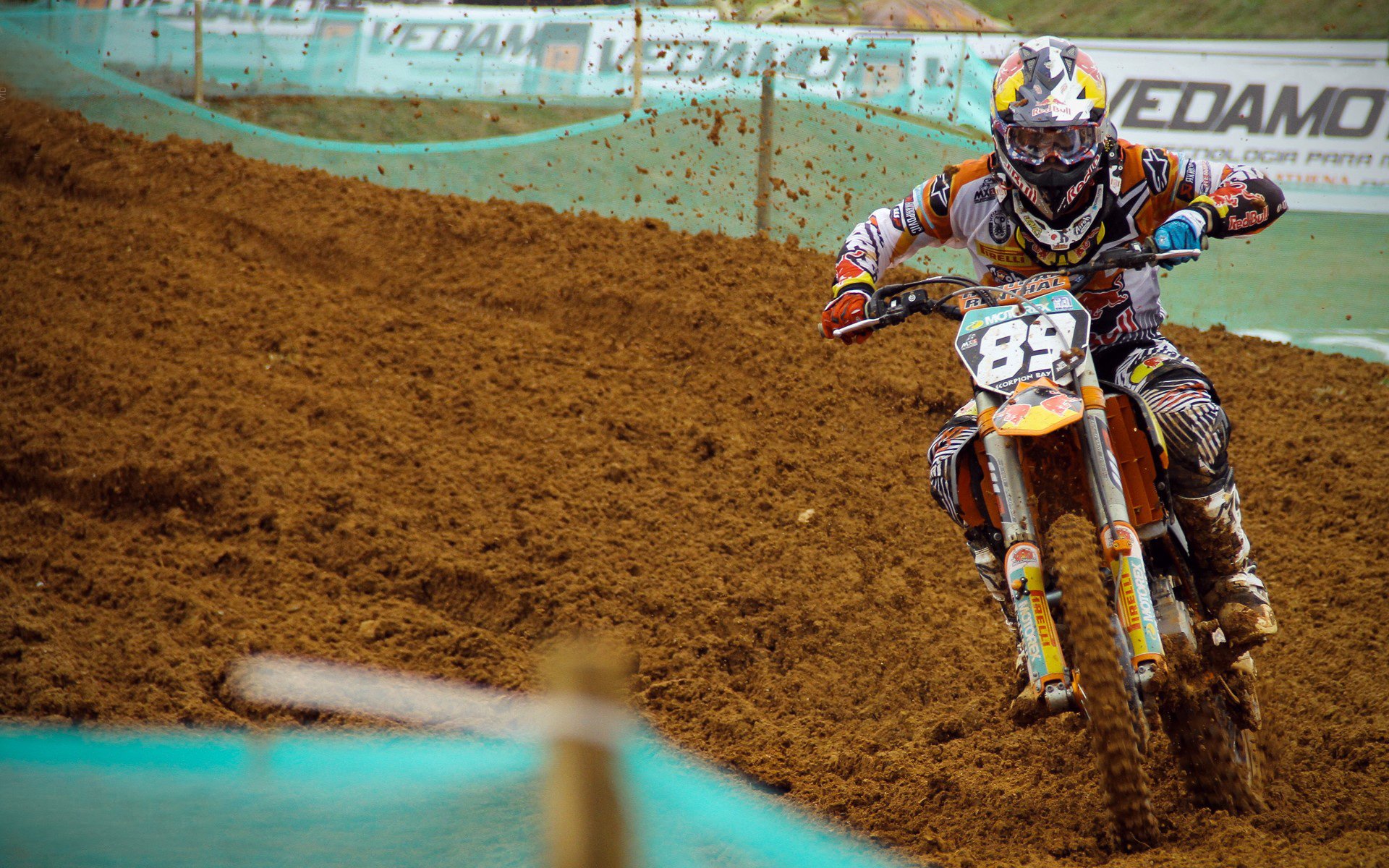 拜仁核心状态爆棚，联赛积分领先，拜仁各项赛事连胜