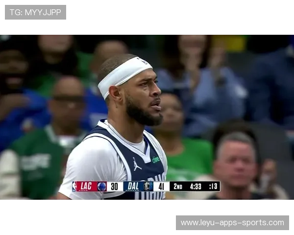 【NBA巅峰对决】大帽扇飞球权：篮球场上的硬核瞬间